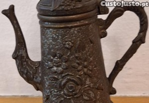 Chaleira decorativa vintage em bronze patinado