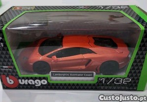 Lamborghini Aventador Coupé Burago 1/32