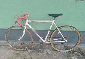 Bicicleta antiga de estrada PEUGEOT roda 24 completa e original