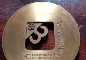 medalha 40 aniversário promulgação do estatuto trabalho nacional