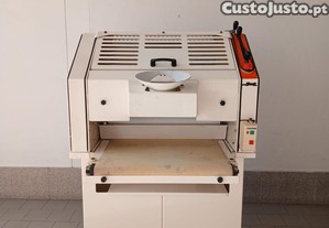 Formadora de Baguetes, Cacetes e Verg�o para Regueifa   Semi-Nova e Pronta para Produ��o!