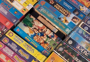 Cassetes de filmes diversos Disney, Looney Tunes, Teletubbies, Contos