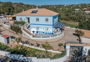 Excelente moradia V5 com vista panorâmica nos arredores de Loulé, Algarve