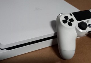 Playstation 4 white