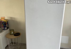 Arca congeladora de 5 gavetas.