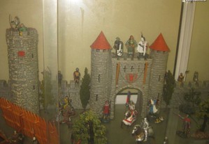Display diorama castelo elastolin 1950 + soldados chumbo medievais frontline 1990