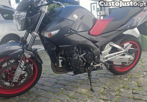 Suzuki GSR - 08 - 08