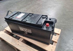 bateria 110 amperes para trator carrinha ou camiao - Nova