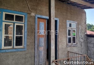 Moradia T5 em Carregal do Sal (Currelos, Papízios e Sobral), €32.500