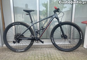 Bicicleta Scott Scale 970, tamanho M como nova
