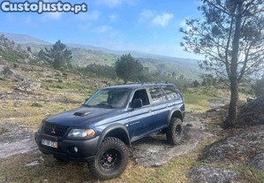 Mitsubishi Pajero sport wagon - 00
