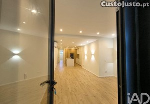 Apartamento T2 em Lordelo Do Ouro E Massarelos de 126,00 m²