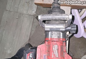 Maquina de impacto Milwaukee de 1 polegada