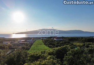 Terreno Com Viabilidade De Construção Com 968M2...