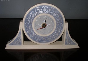 Relógio em Porcelana