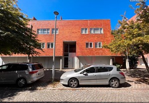 Andar/Moradia Duplex T4 Com Terraço E Box Para 1 Carro, Na Cooperativa Dos Arquitetos   Porto, Porto