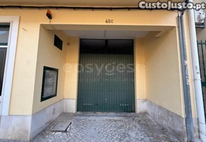 Garagem Com 34.68M No Pinhal Novo - Cascalheira