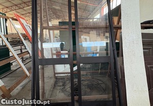 Uma Janela de Correr 2 Folhas de Aluminio
