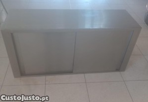 Mobiliário de café em inox