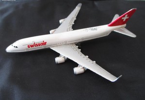 Avião Comercial Boeing 747 Swissair -