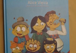 "Livro com Cheiro a Chocolate" de Alice Vieira