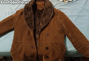 Casaco de pele forrado com p�lo