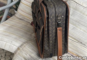 Mala de viagem com rodas vintage cl�ssica