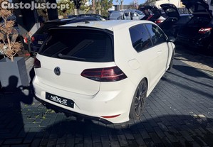 VW Golf R Line - 14