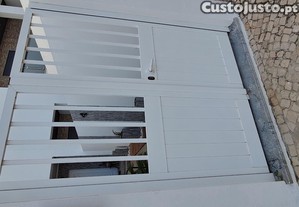 Port�o em alum�nio branco