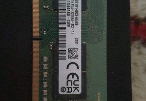 Módulo de memória RAM 8GB DDR4 3200 da marca Samsung