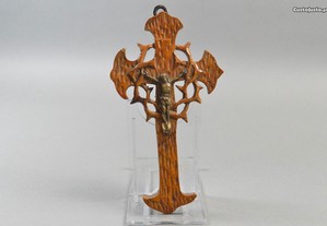 Bonito crucifixo antigo