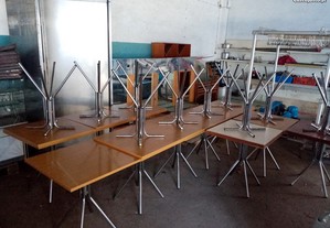 ACM1395 - Conjunto de 21 mesas e 20 cadeiras - Usado