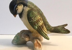 Vista Alegre escultura estatueta de pássaro - Chapim Verde - em porcelana biscuit VA
