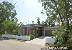 Amplo Terreno com 2.860 m� e Viabilidade de Constru��o