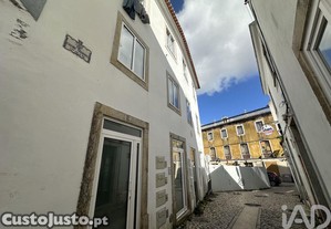 Apartamento T1 em Santa Maria, São Pedro E Matacães de 111,00 m²