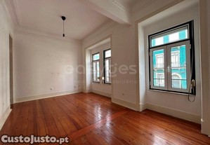 Apartamento T2 Com Terraço, Campo De Ourique,...