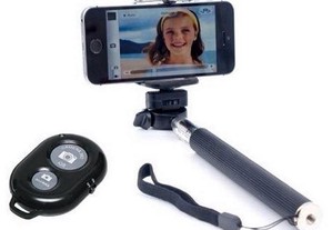 Haste Telescópica com Comando para Selfies Bluetooth