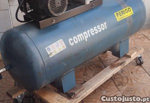 Compressor trifsico