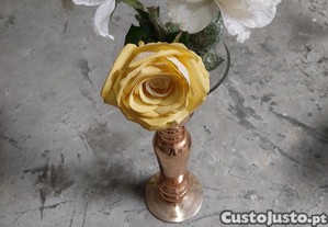 Jarro com flores - Guardado em armário na garagem