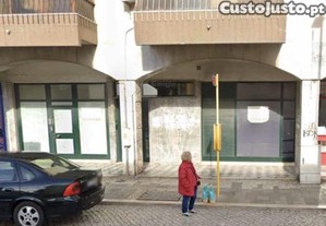 Loja / Escrit�rio Camarate (centro)