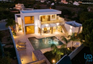Casa / Villa T5 em Faro de 402,00 m²