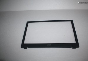 bezel Acer E5-521G