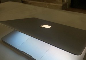 MacBook Pro 13 - 500 HD / 8gb MHz / Intel Core i5