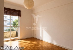 T2 para remodelação | tapada das mercês | vista serra de sintra