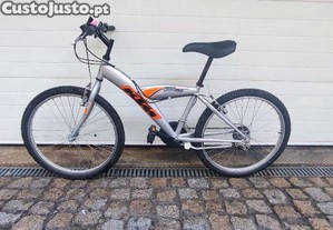 Bicicleta KTM de adolescente roda 22