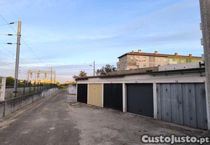 Garagem Box de 12m com ligao direta ao exterior de fcil acesso.