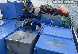 Barco do cerco pronto a trabalhar