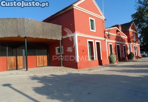 Infraestrutura equestre de excelência com potencial habitacional