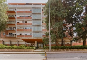Apartamento T4 em Prédio Qualificado no Porto