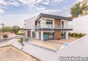 Moradia T5 Triplex Mafra